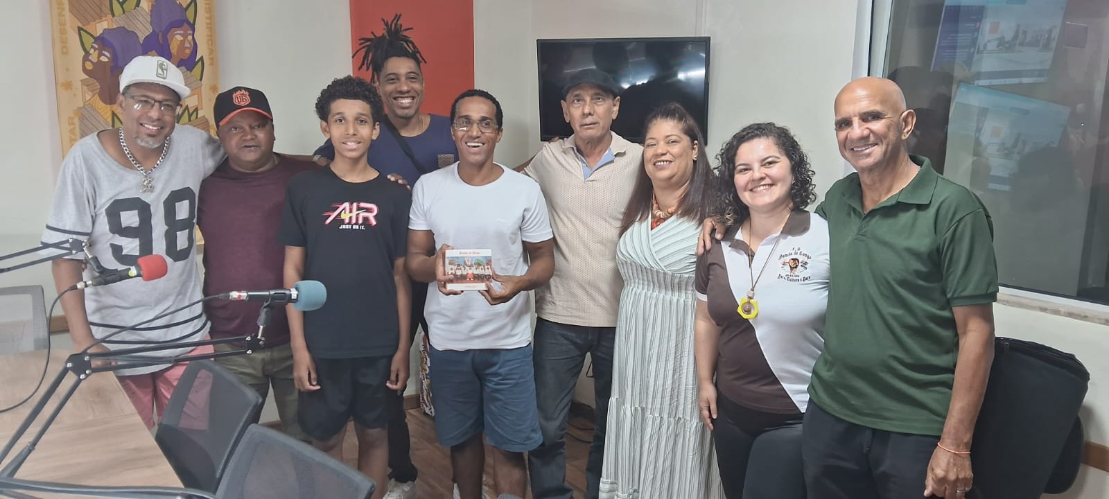 ‘Revista da Semana’ abre os microfones para os compositores do ‘Samba do Congo’