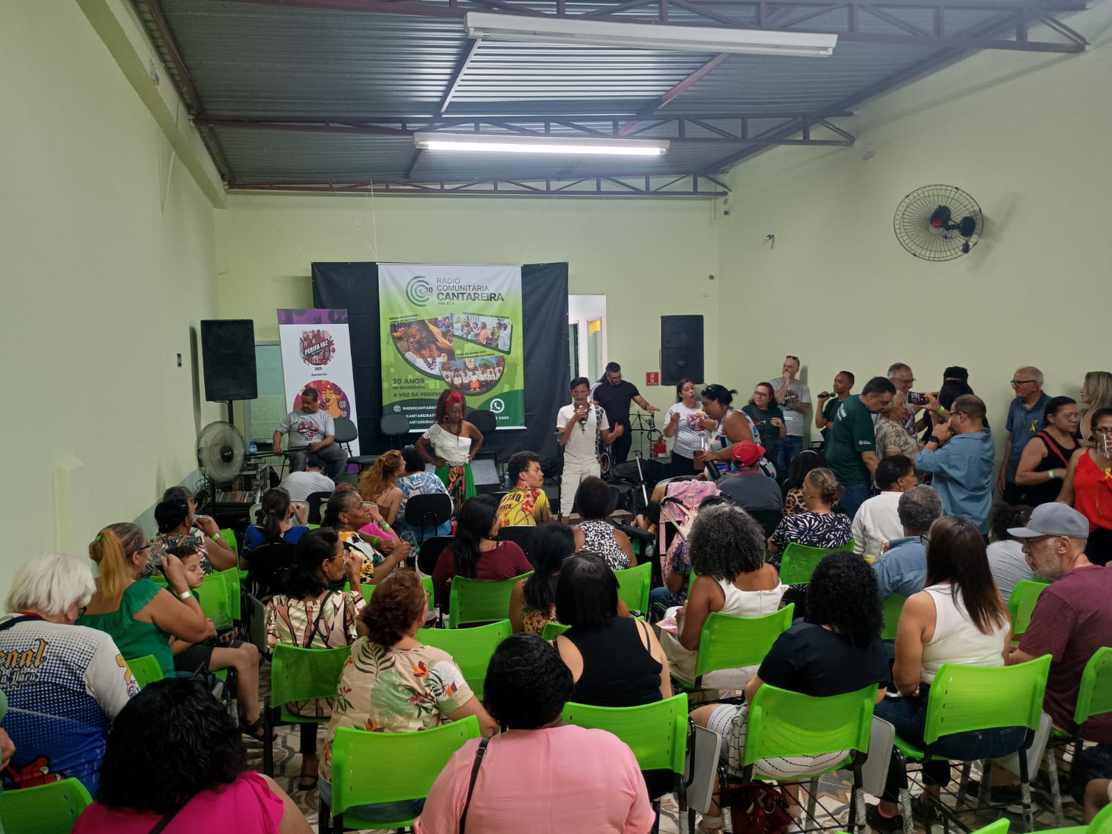 Assista a íntegra da festa de 30 anos da rádio