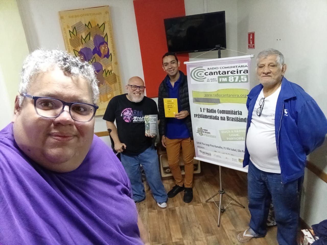 No ‘Revista da Semana’, Manoel Hélio apresenta o livro ‘Uma Poesia Para Raul’