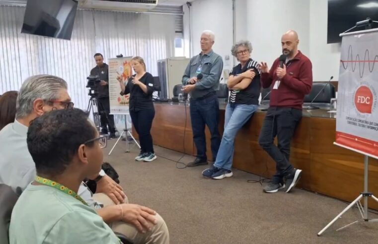 Alunos dos Pontos de Cultura das rádios comunitárias visitam a Câmara Municipal de São Paulo
